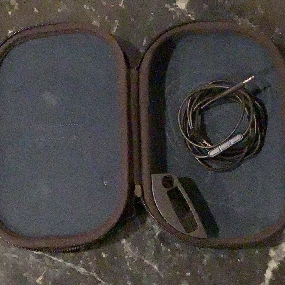 BOSE CASE - Picture 2 of 3